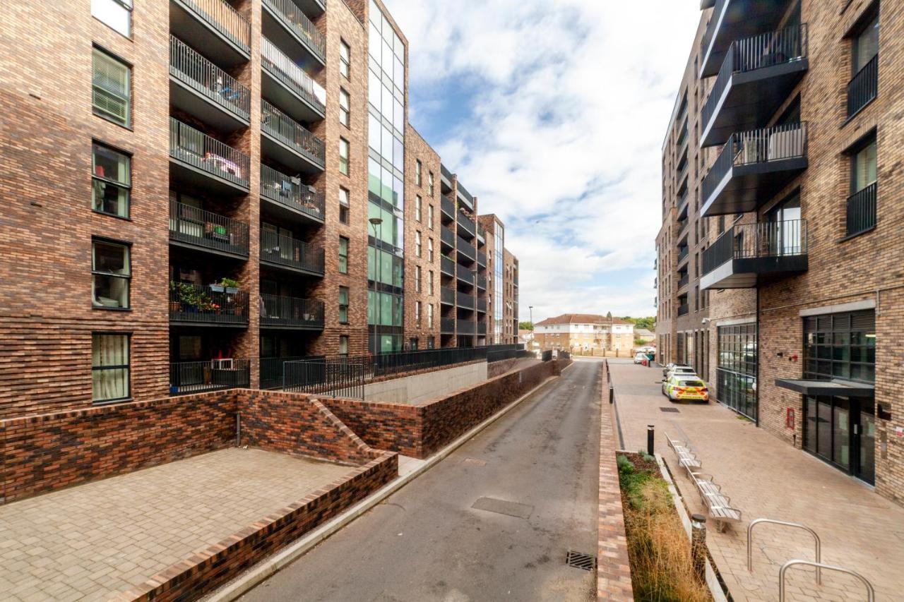 Private Double Bd With Optional Balcony, 15 Mins To Cc * Londra